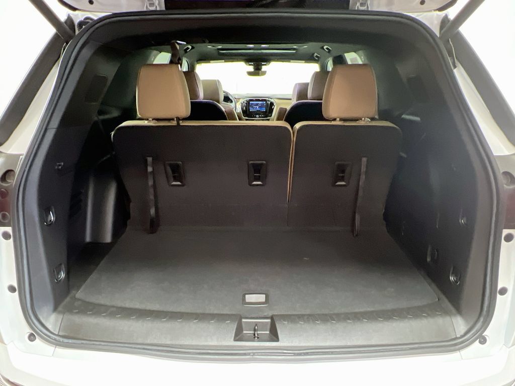 Used 2023 Chevrolet Traverse Premier AWD/4WD image 25