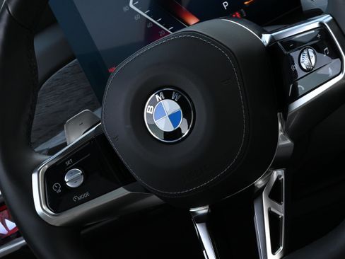 Certified 2024 BMW 760i xDrive w/ Executive Package image 37