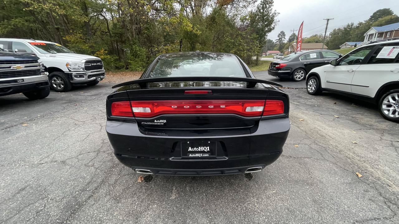 Used 2012 Dodge Charger SE RWD image 7