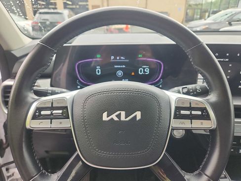 Used 2025 Kia Telluride S AWD/4WD image 19