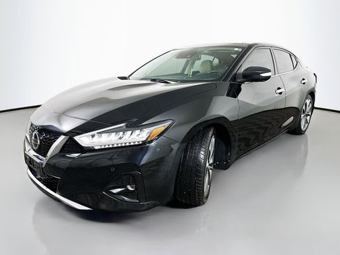 Used 2021 Nissan Maxima Platinum image 3
