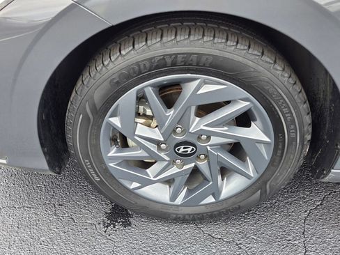 Used 2024 Hyundai Elantra SEL FWD image 18
