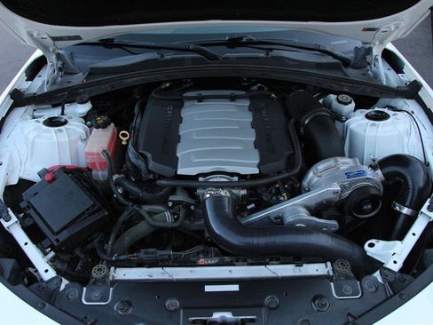 Used 2017 Chevrolet Camaro SS RWD image 36