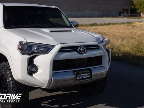 Used 2022 Toyota 4Runner TRD Off-Road image 3