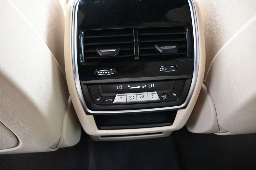 Used 2020 BMW X5 xDrive40i w/ Premium Package AWD/4WD image 13