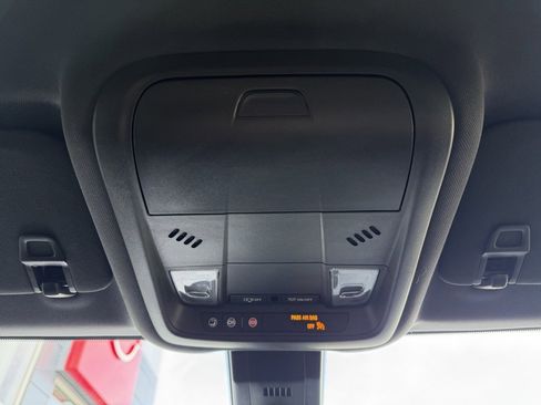 Used 2022 Chevrolet Equinox RS w/ RS Leather Package image 29