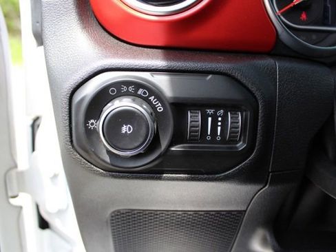 Used 2021 Jeep Wrangler Unlimited Rubicon AWD/4WD image 29