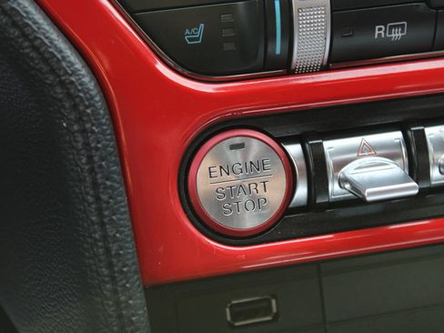 Used 2019 Ford Mustang Premium image 23