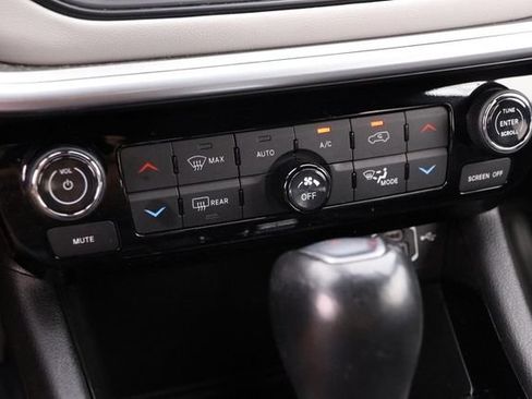 Used 2025 Jeep Compass Limited AWD/4WD image 18