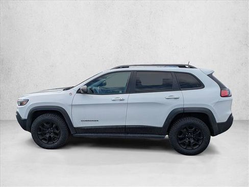 Used 2019 Jeep Cherokee Trailhawk image 9