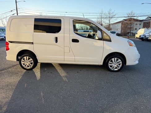 Used 2020 Nissan NV200 SV w/ Sliding Glass Door Package image 34