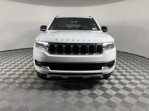 Used 2023 Jeep Wagoneer L Series III w/ Preferred Equipment Group image 10