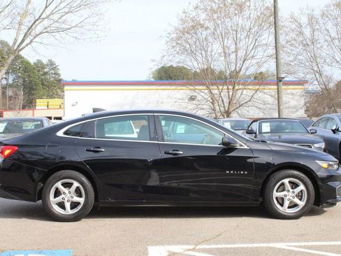 Used 2017 Chevrolet Malibu LS image 5