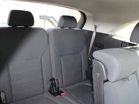 Used 2019 Kia Sorento L image 16