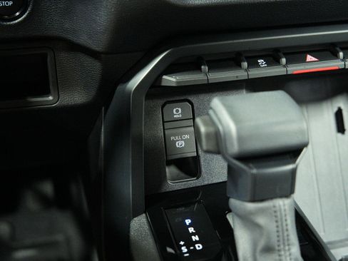 Used 2025 Toyota Tundra SR AWD/4WD image 43