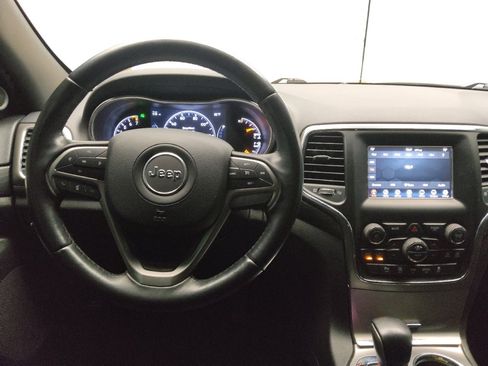 Used 2020 Jeep Grand Cherokee Laredo image 22