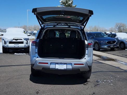 Used 2025 Nissan Pathfinder SL AWD/4WD image 19