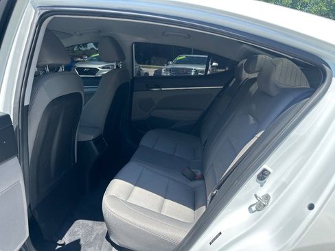 Used 2017 Hyundai Elantra SE FWD image 15