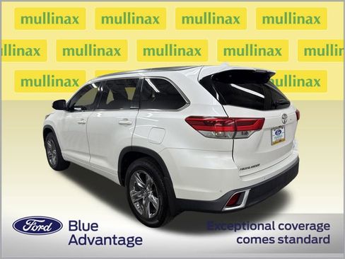 Used 2019 Toyota Highlander Limited Platinum image 10