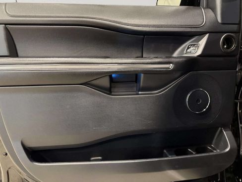 Used 2019 Ford Expedition Max XLT w/ Equipment Group 202A RWD image 17