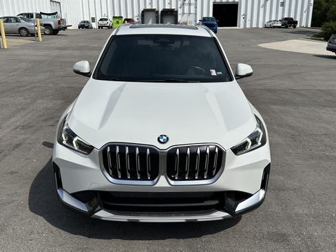 Certified 2025 BMW X1 xDrive28i AWD/4WD image 3