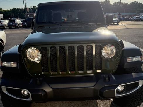 Used 2023 Jeep Gladiator Sport AWD/4WD image 1