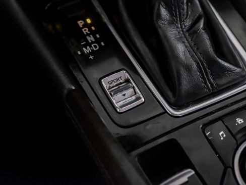 Used 2018 MAZDA MAZDA3 Touring image 23