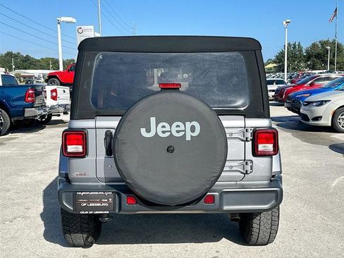 Certified 2018 Jeep Wrangler Unlimited Sahara w/ Dual Top Group AWD/4WD image 6
