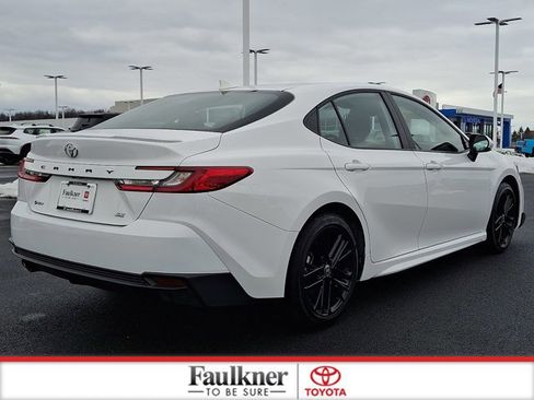 Certified 2025 Toyota Camry SE image 6