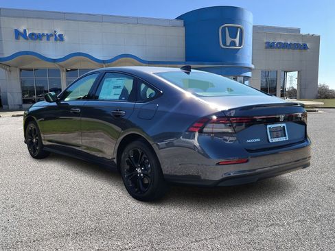New 2025 Honda Accord SE image 3