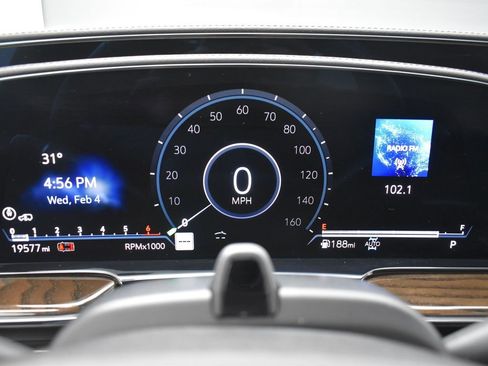 Certified 2024 Cadillac Escalade Sport Platinum w/ LPO, ONYX Package image 18