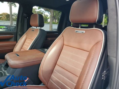 Used 2024 GMC Sierra 2500 Denali Ultimate w/ Max Trailering Package AWD/4WD image 18