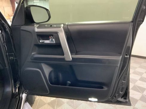 Used 2016 Toyota 4Runner Limited AWD/4WD image 49