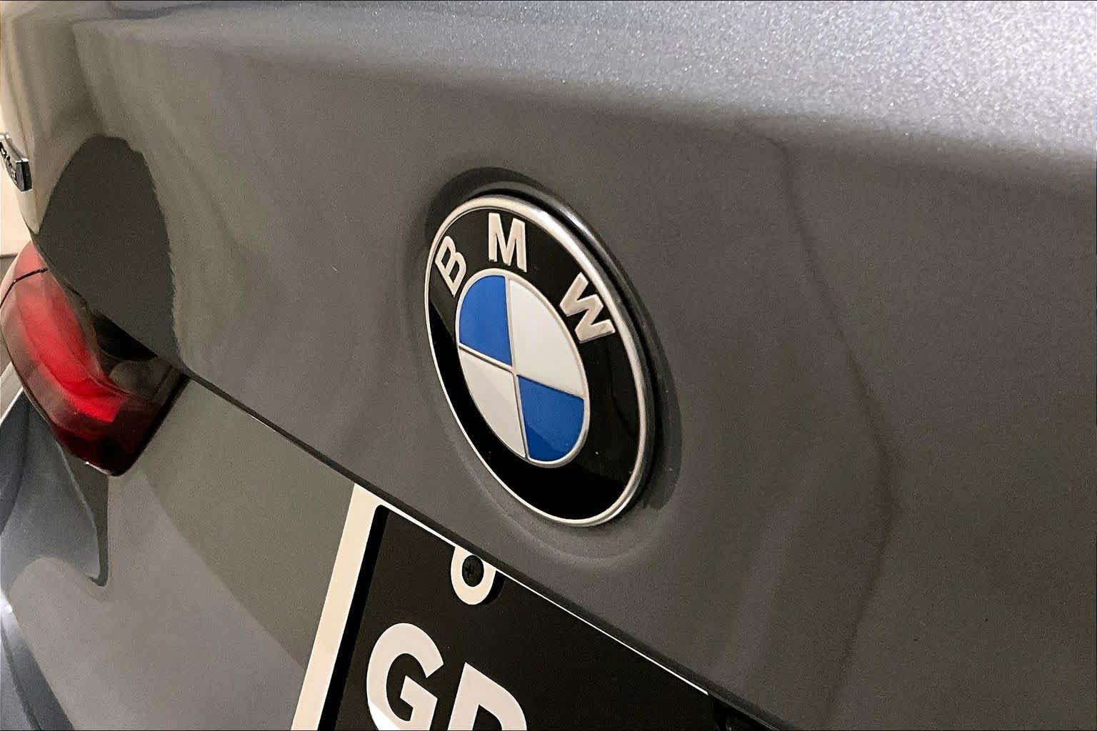 Used 2026 BMW 330i xDrive Sedan w/ Premium Package AWD/4WD image 32