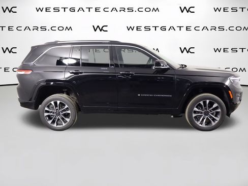 Used 2023 Jeep Grand Cherokee Overland w/ Luxury Tech Group IV AWD/4WD image 62
