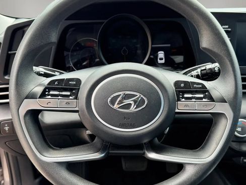 Used 2023 Hyundai Elantra SE FWD image 10