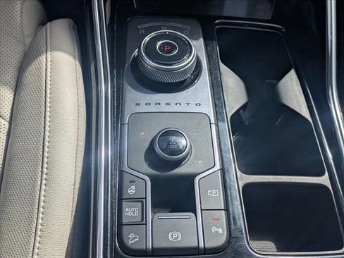 Used 2023 Kia Sorento SX Prestige image 15