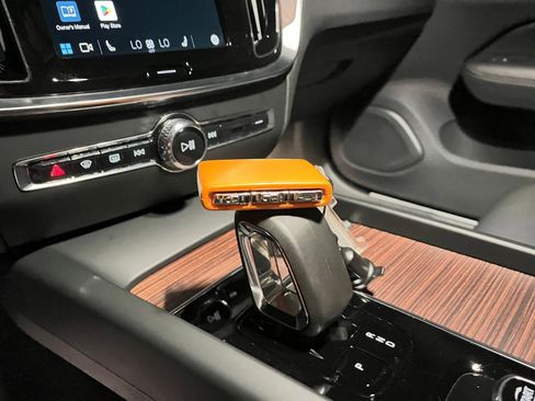 Used 2025 Volvo V60 B5 Cross Country Plus image 23