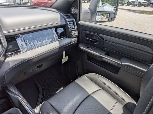 New 2026 RAM 3500 Limited AWD/4WD image 16