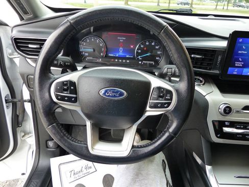 Used 2020 Ford Explorer XLT w/ Equipment Group 202A AWD/4WD image 26