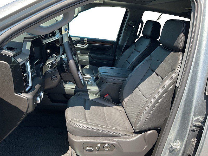 Used 2025 GMC Sierra 1500 Denali AWD/4WD image 9