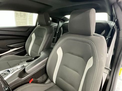 Used 2022 Chevrolet Camaro LT RWD image 6