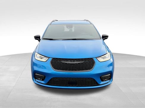 New 2026 Chrysler Pacifica Select w/ S Appearance Package FWD image 3