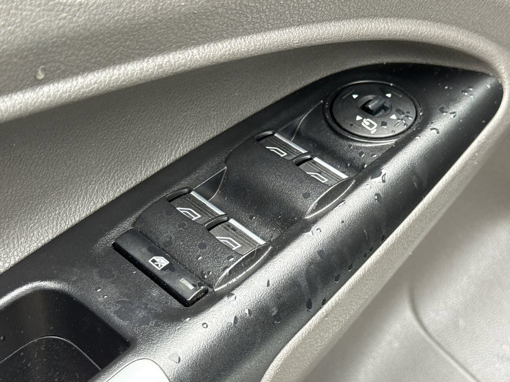 Used 2020 Ford Transit Connect XLT FWD image 17