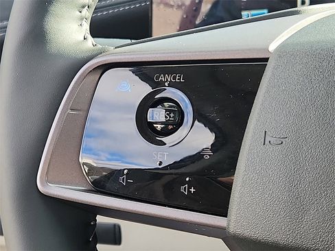 Used 2025 Nissan Murano SL image 22