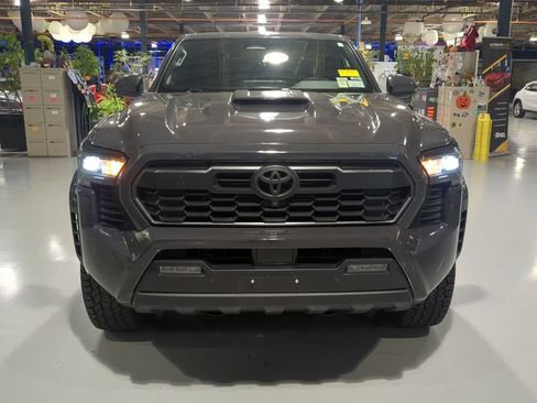 Used 2024 Toyota Tacoma TRD Sport w/ TRD Sport Premium Package AWD/4WD image 3