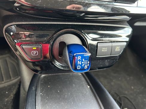 Used 2021 Toyota Prius LE FWD image 26