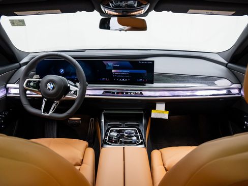 New 2026 BMW 740i xDrive w/ Premium Package image 11
