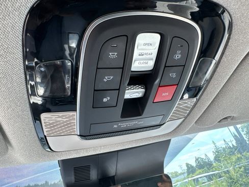 Used 2024 Hyundai Palisade Limited FWD image 21