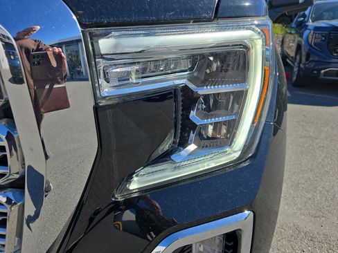 Used 2021 GMC Sierra 1500 Denali w/ Technology Package AWD/4WD image 11